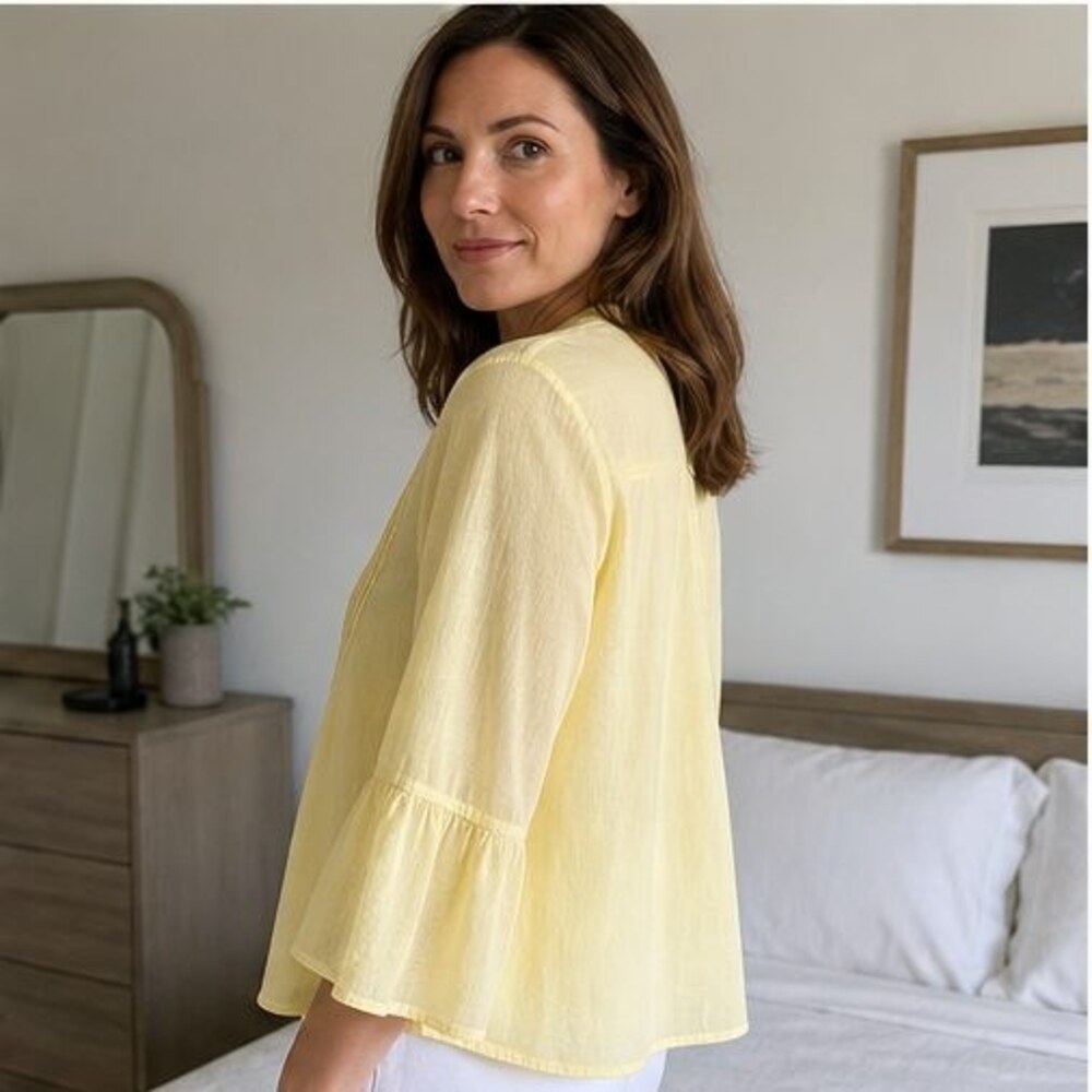 White V Neck Top - Picture 3 of 6